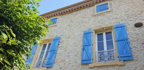 Exterior detail - Un Immense Studio Atypique Entre la Vigne et la mer et son un Patio Intimiste (Salles-d'Aude)