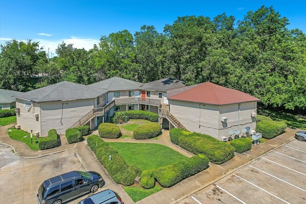 Exterior - Stylish Studio Apartment Near Botanical Gardens (Huntsville)