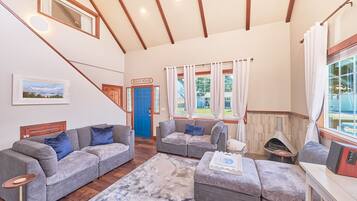 Smart TV, fireplace, video games, table tennis