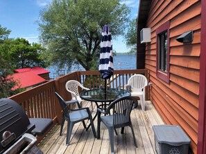 Outdoor dining - Sandy Shore Cottages Lake Front loft #6, Sauna (Harwood)