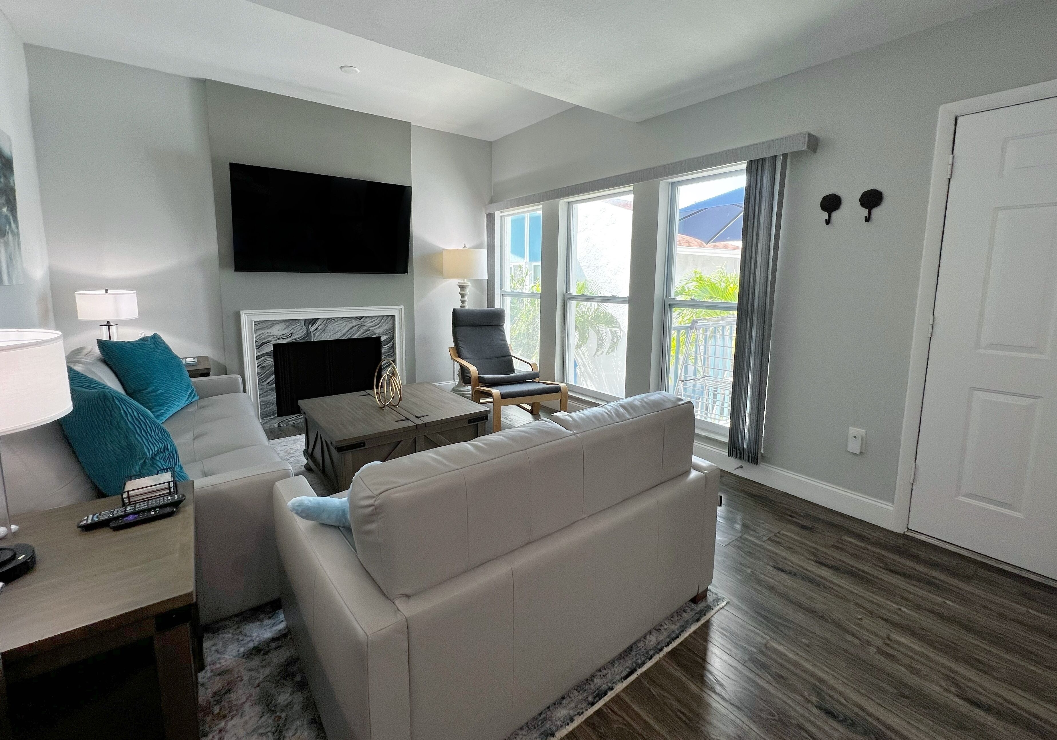 تلفزيون ذكي، كُتُب