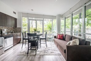 TV - GLOBALSTAY. Unique 2 Bedroom with Private Entrance in Downtown Toronto (Toronto/Canada)