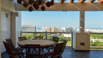 تناول الطعام بالخارج