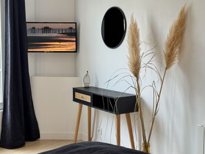 1 habitación, tabla de planchar con plancha, wifi y ropa de cama