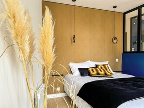 1 habitación, tabla de planchar con plancha, wifi y ropa de cama