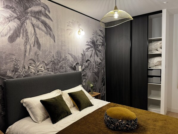 1 bedroom, desk, iron/ironing board, WiFi