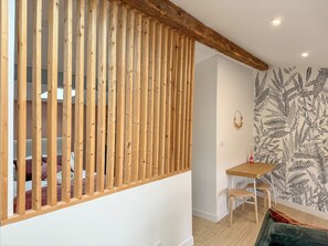 1 chambre, fer et planche à repasser, accès Internet, draps fournis