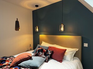 1 slaapkamer, een strijkplank/strijkijzer, wifi, beddengoed