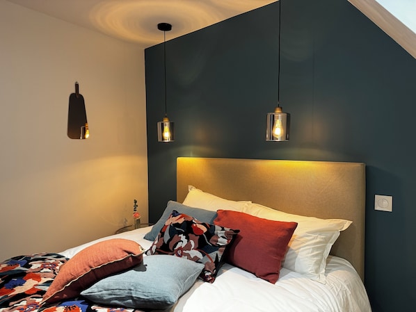 1 bedroom, iron/ironing board, WiFi, bed sheets