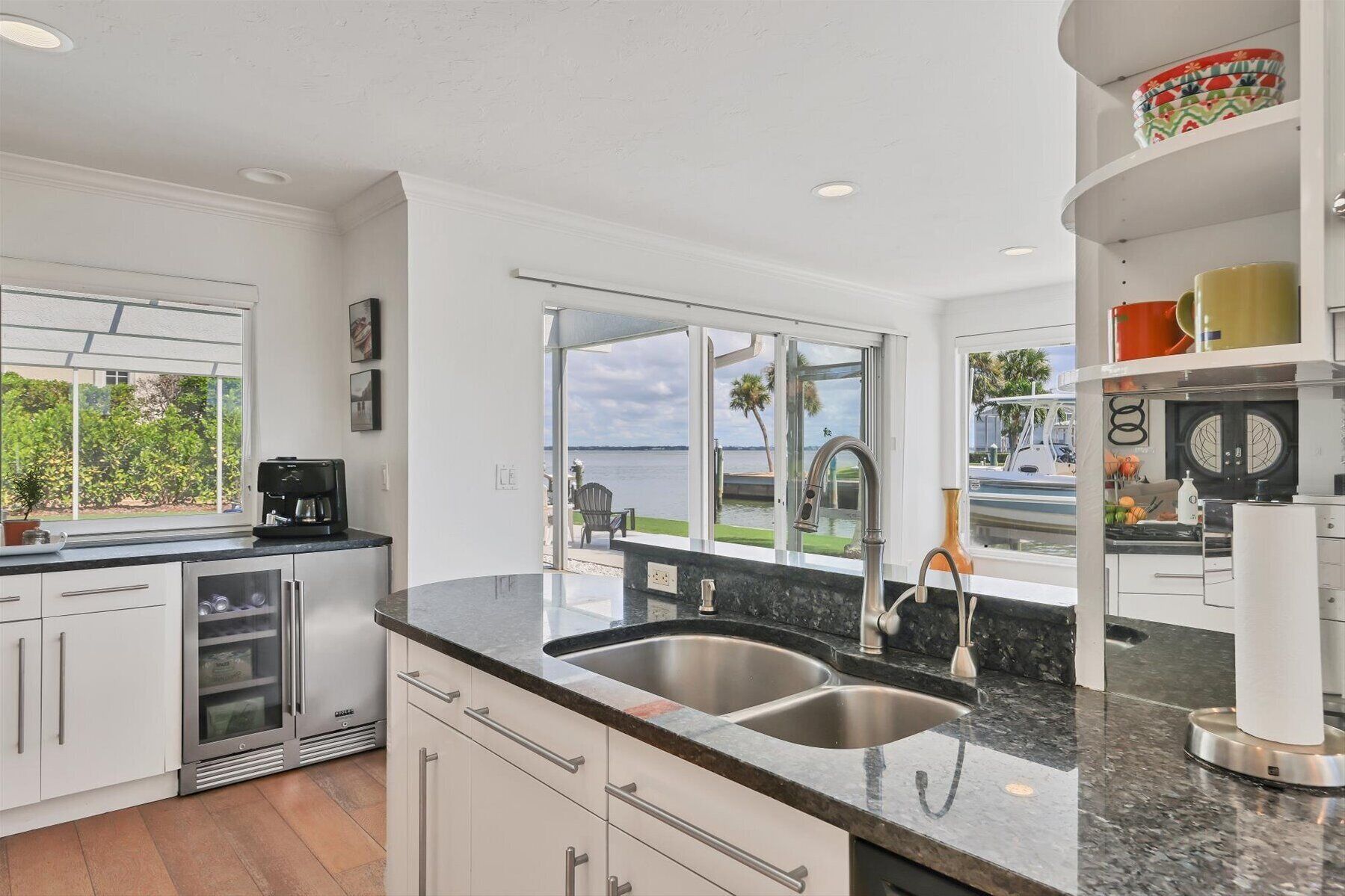 雪櫃、微波爐、焗爐、爐具