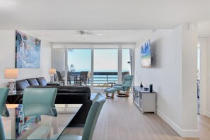 Smart TV, books, stereo - 2 Bedroom Beachfront Condo On Longboat Key By FVC (Longboat Key)