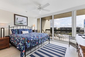 2 makuuhuonetta, työpöytä, silitysrauta/-lauta, ilmainen Wi-Fi