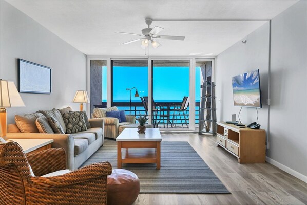 Smart TV, lettore DVD, libri