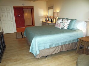 2 habitaciones, escritorio, tabla de planchar con plancha y wifi gratis 