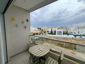 Outdoor dining - Charmant Studio Haut Standing - Parking Sous sol (Sousse)