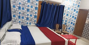 Habitación doble Deluxe, varias habitaciones, vista a la ciudad | 1 habitación, insonorización, wifi gratis y ropa de cama 
