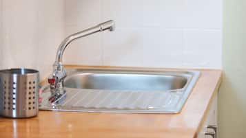 Studio | Private kitchen | Microwave, stovetop, electric kettle, toaster