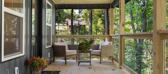 BRAND NEW! COZY TREEHOUSE IN DAMASCUS! PETS STAY FREE!