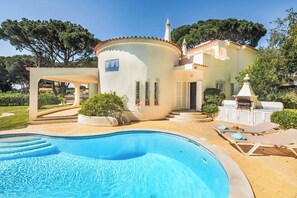 Pool - Casa Paraiso - Three Bedroom Villa, Sleeps 6 (Algarve)