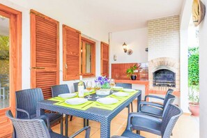 Outdoor dining - Villa Joaquina - Four Bedroom Villa, Sleeps 8 (Puerto Luz)