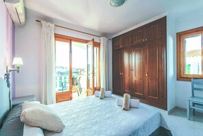 4 bedrooms, WiFi, bed sheets - Villa Joaquina - Four Bedroom Villa, Sleeps 8 (Puerto Luz)