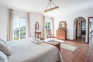 4 slaapkamers, wifi, beddengoed