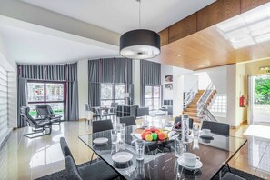 Dining - Villa Malibu Marina - Four Bedroom Villa, Sleeps 8 (Albufeira)