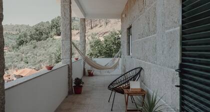 A Casa do Pereira by LovelyStay