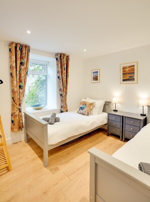 2 Schlafzimmer, Reisekinderbett, kostenloses WLAN, Bettwäsche