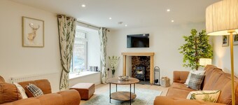 Harrow Bank Cottage Family and Pet Friendly Coastal Escape in Tweedmouth