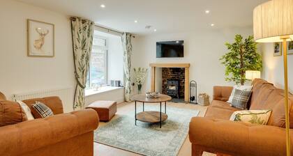 Harrow Bank Cottage Family and Pet Friendly Coastal Escape in Tweedmouth