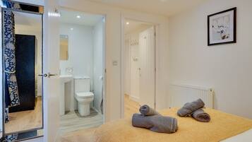 2 chambres, lit de bébé portatif, accès au Wi-Fi (inclus)