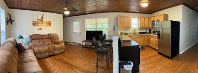 Retreat to the peaceful Tennessee countryside. Pet-friendly.