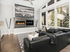 TV, fireplace - Aprés Chalet | Luxury 6BD Home in East Vail (Vail)