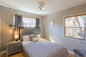 2 bedrooms, iron/ironing board, travel cot, free WiFi