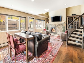 TV, fireplace