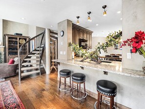 Interior - Vantage Point Condo 304 | Spacious 3BR Mountain Retreat in Lionshead Village (Vail)