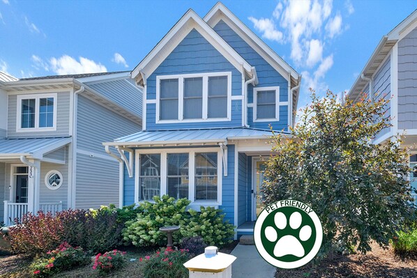 House, Multiple Beds (Zuzu's Petals) | Exterior - Zuzu's Petals (Ottawa)