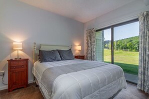 2 dormitoris, escriptori i planxa i posts de planxar 