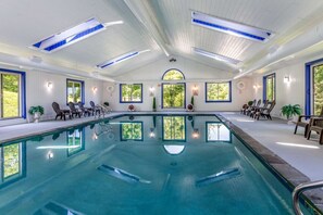 Indendørs pool