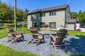 Outdoor dining - True Ski in/Ski out with Pool, Hot tubs & Firepits (Ludlow)