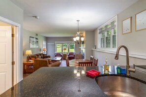 Interior - True Ski in/Ski out with Pool, Hot tubs & Firepits (Ludlow)