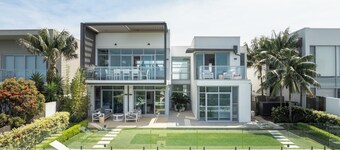 Beachfront Haven Exceptional Family Getaways