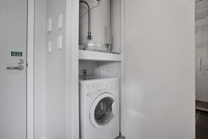 Interior - City Skyline Apartment near Myers Park (Auckland CBD)