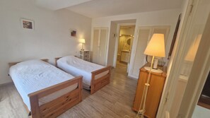 1 bedroom, iron/ironing board - Résidence La Belle Poule 1172 (Sainte-Maxime)