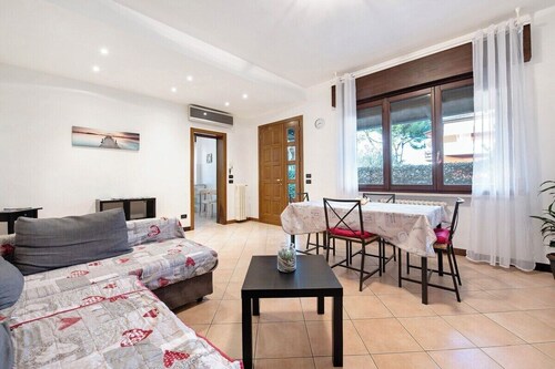 Large three-room apartment up to 6 beds in Sirmione, pets allowed.