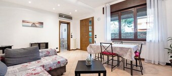 Large three-room apartment up to 6 beds in Sirmione, pets allowed.