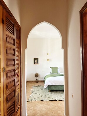 4 slaapkamers, een strijkplank/strijkijzer, wifi, beddengoed