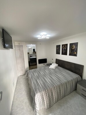 1 bedroom, iron/ironing board, WiFi, bed sheets