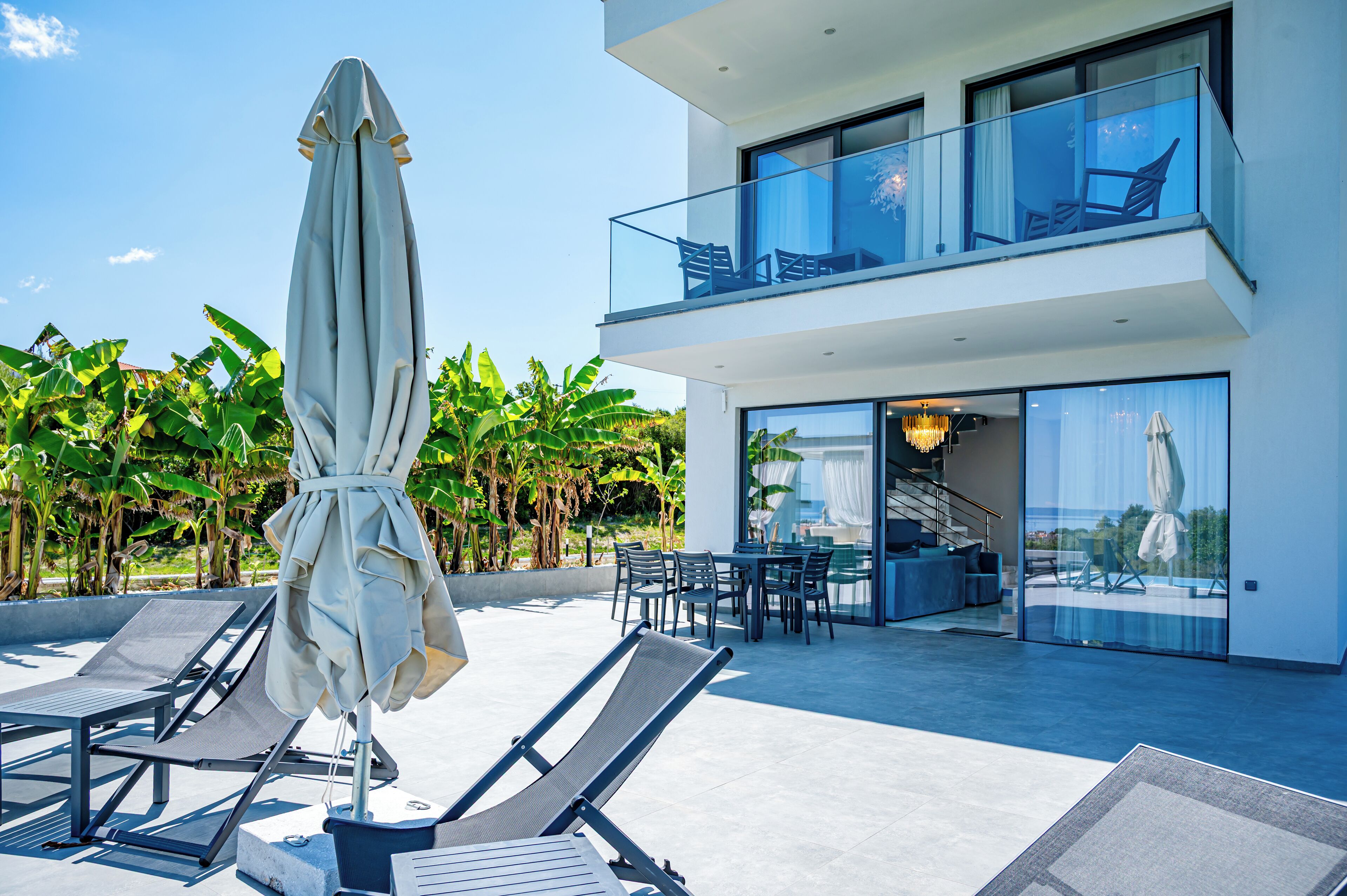 In-room safe, free WiFi, bed sheets